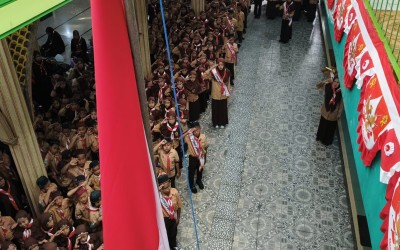 MI DARUL MUTTAQIN RAYAKAN HARI PRAMUKA KE-64 DENGAN UPACARA KHIDMAT DAN SEMANGAT KEBERSAMAAN