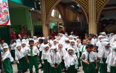 Semangat Kebersamaan, Disiplin, dan Penguatan Karakter Warnai Kegiatan Awal Semester II di Madrasah
