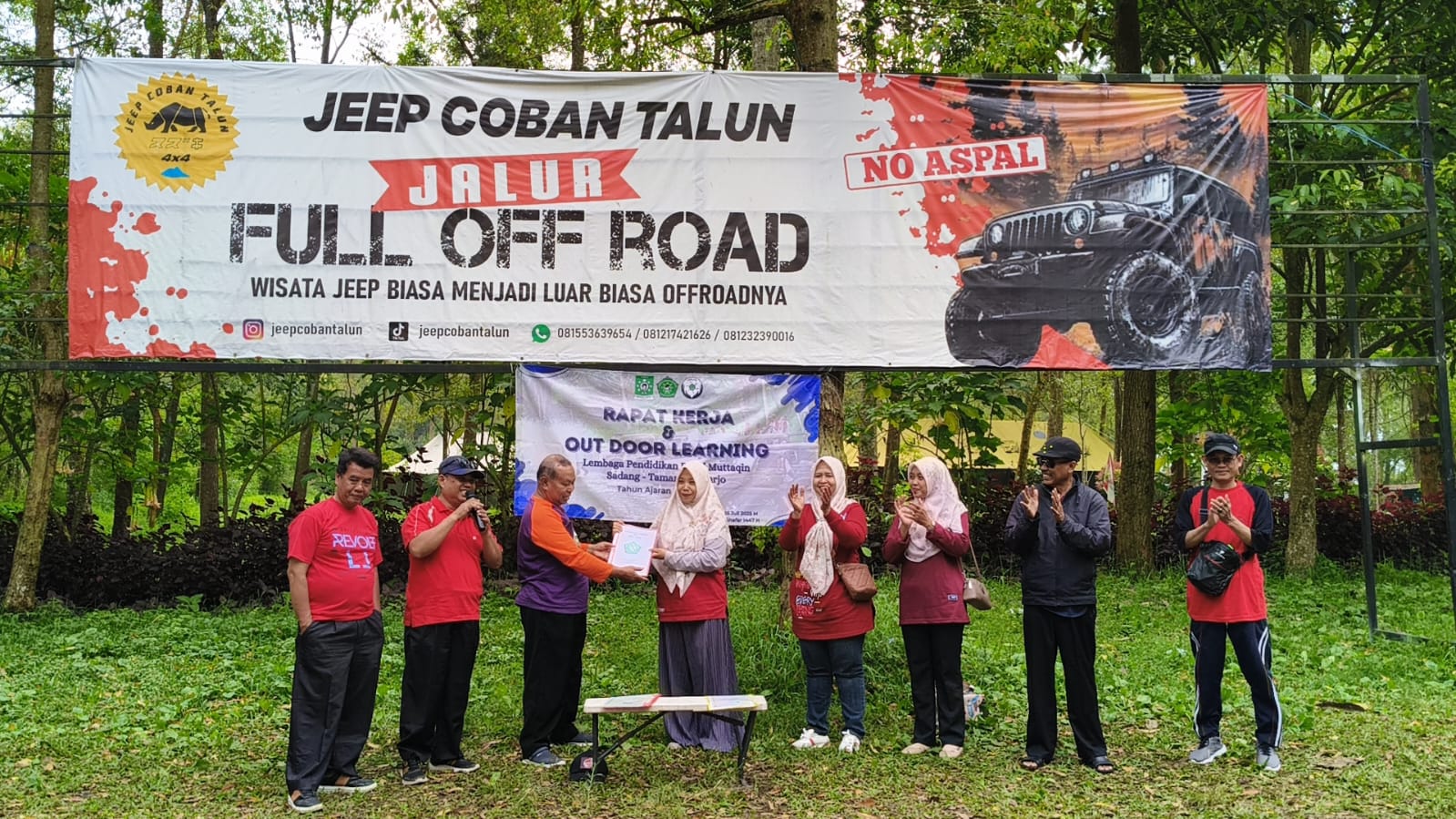 Semangat Kebersamaan dalam Rapat Kerja & Outdoor Learning Lembaga Pendidikan Darul Muttaqin di Coban Talun