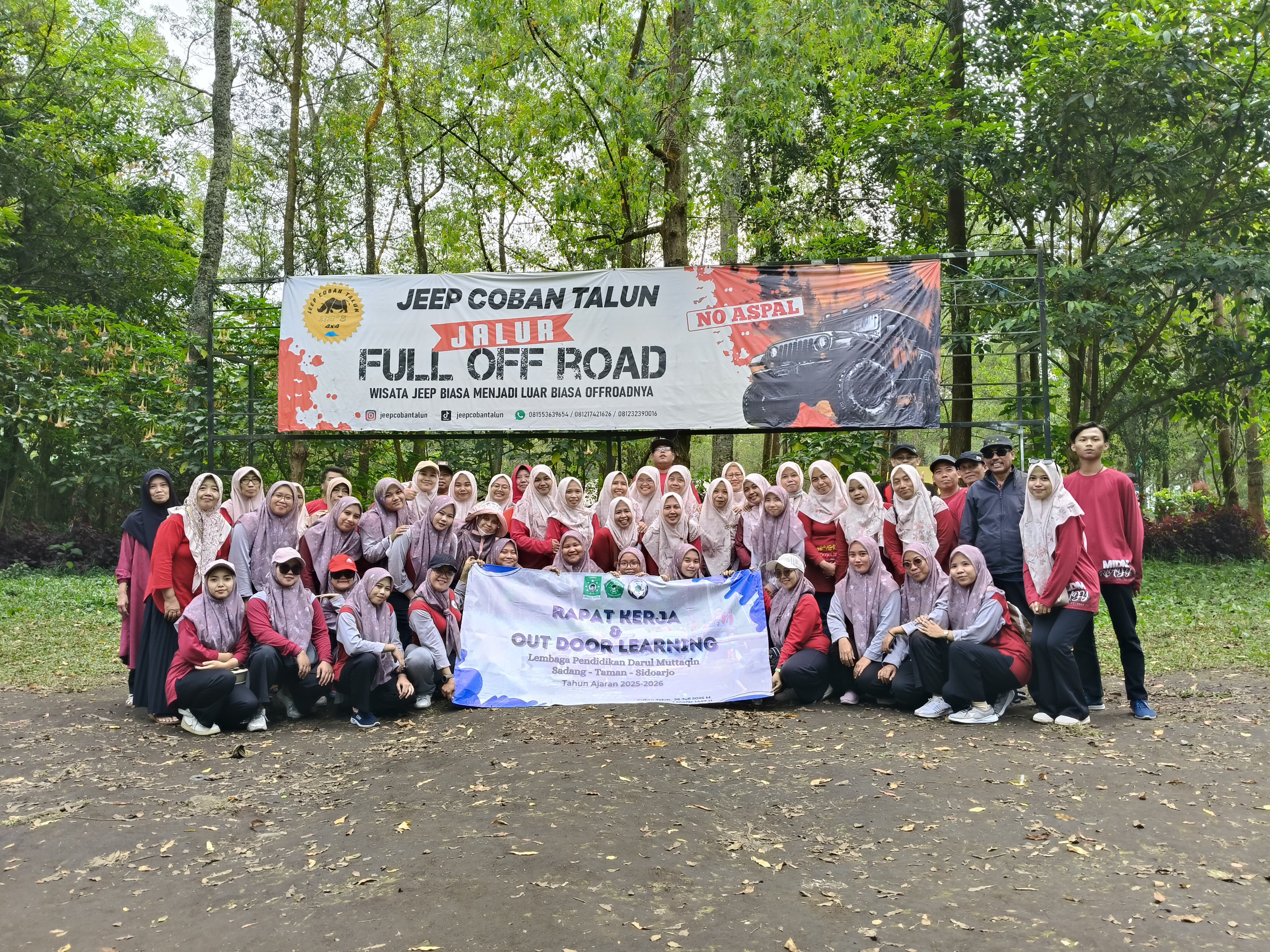 Semangat Kebersamaan dalam Rapat Kerja & Outdoor Learning Lembaga Pendidikan Darul Muttaqin di Coban Talun