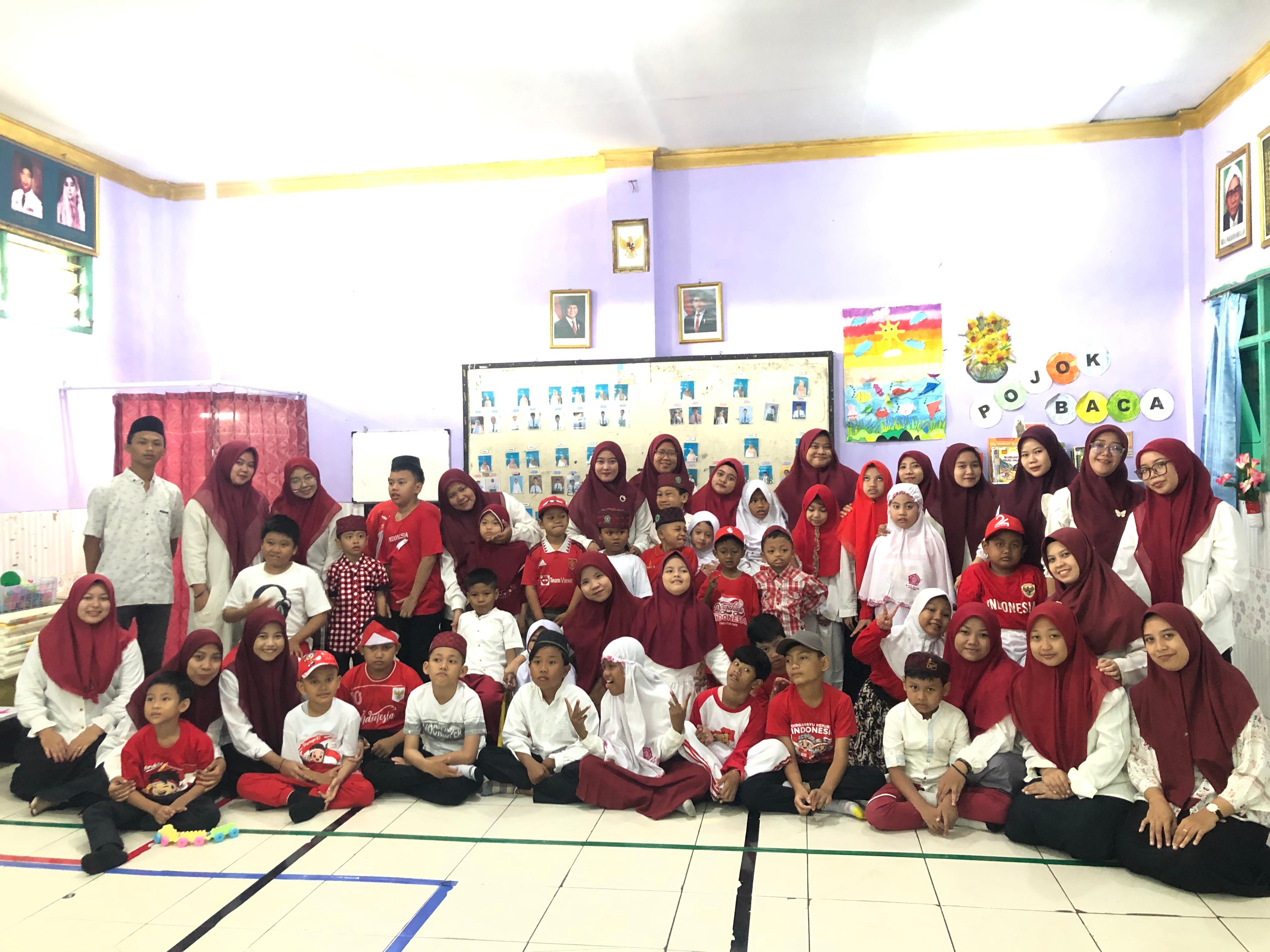 MI Darul Muttaqin Gelar Doa, Makan Bersama, dan Pentas Seni Sambut Hari Kemerdekaan