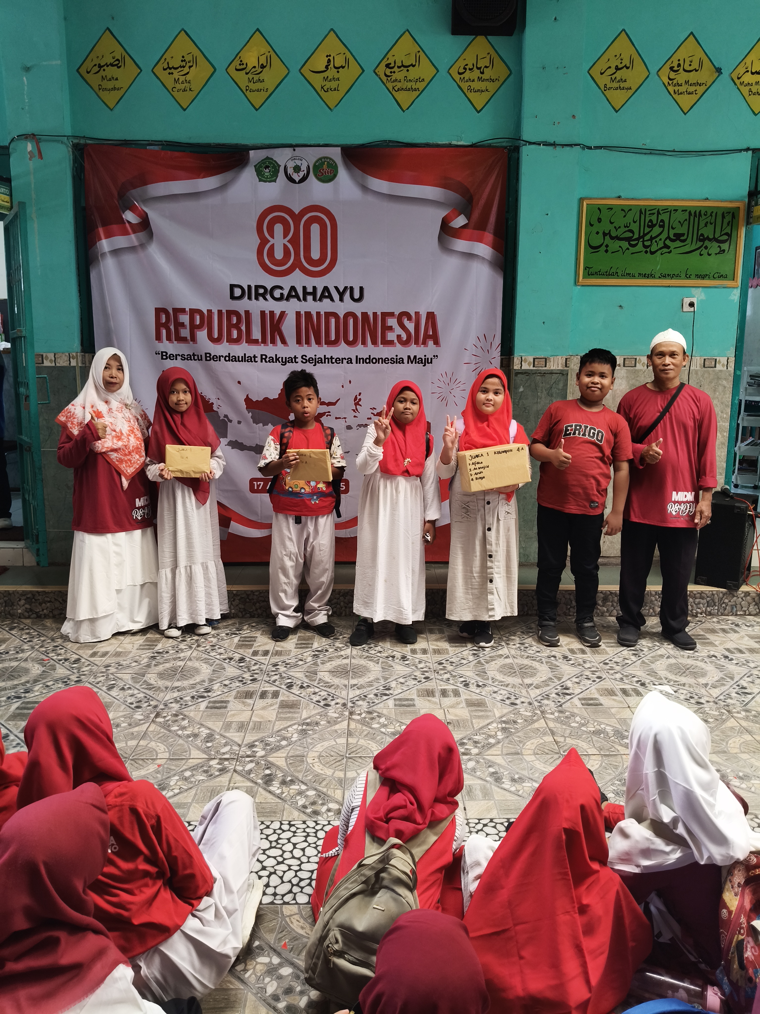 MI Darul Muttaqin Gelar Doa, Makan Bersama, dan Pentas Seni Sambut Hari Kemerdekaan