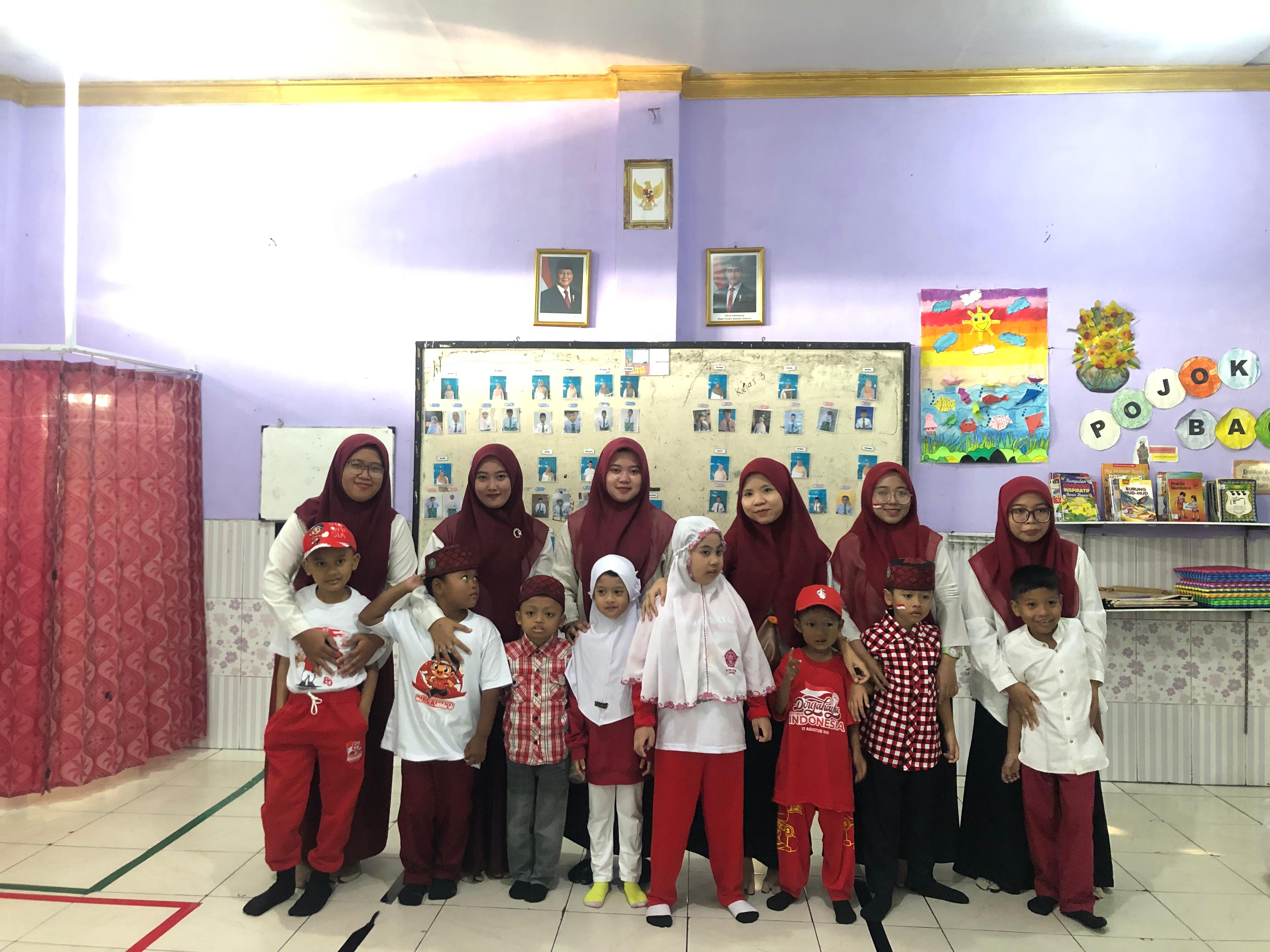 MI Darul Muttaqin Gelar Doa, Makan Bersama, dan Pentas Seni Sambut Hari Kemerdekaan