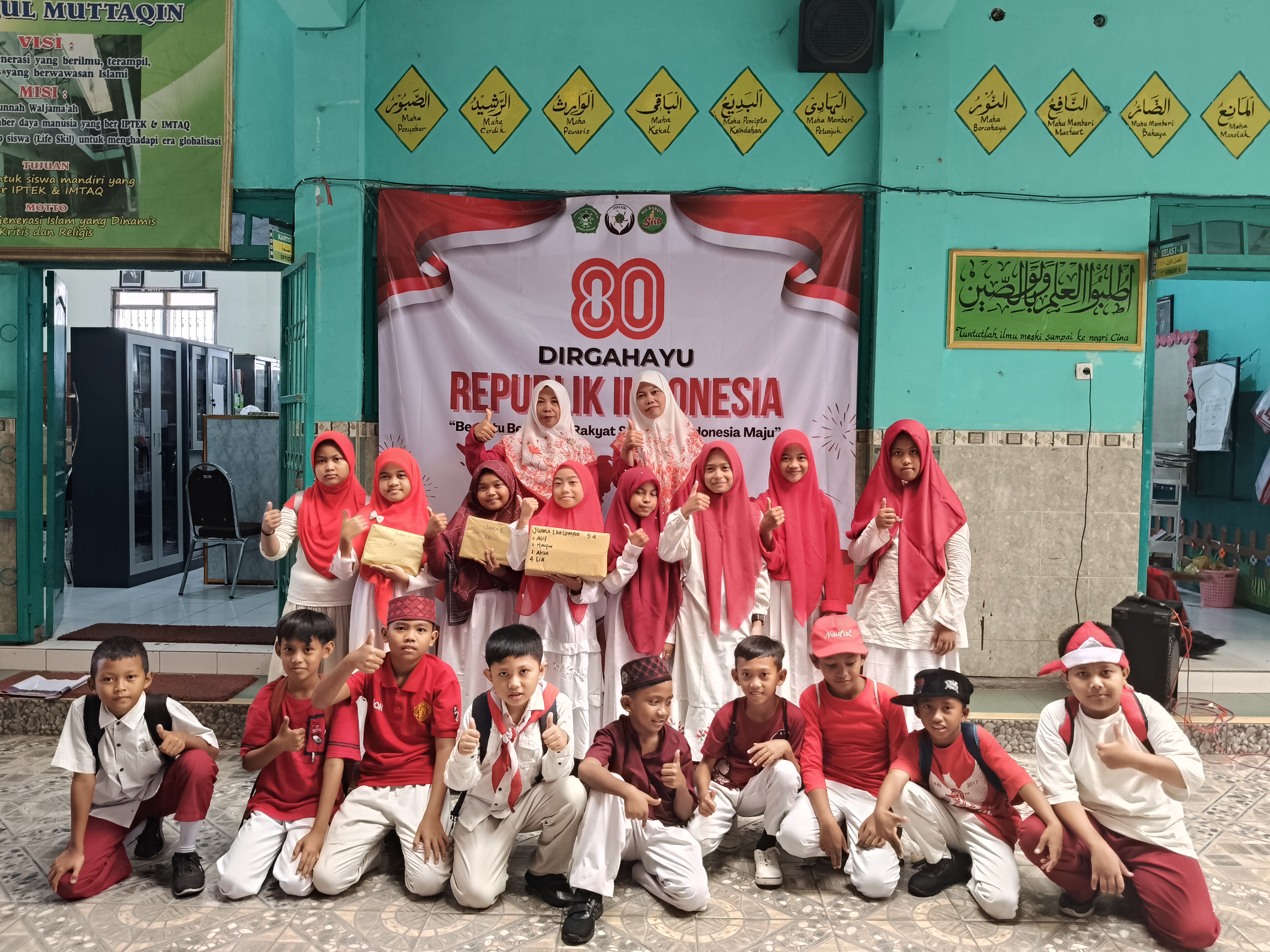 MI Darul Muttaqin Gelar Doa, Makan Bersama, dan Pentas Seni Sambut Hari Kemerdekaan