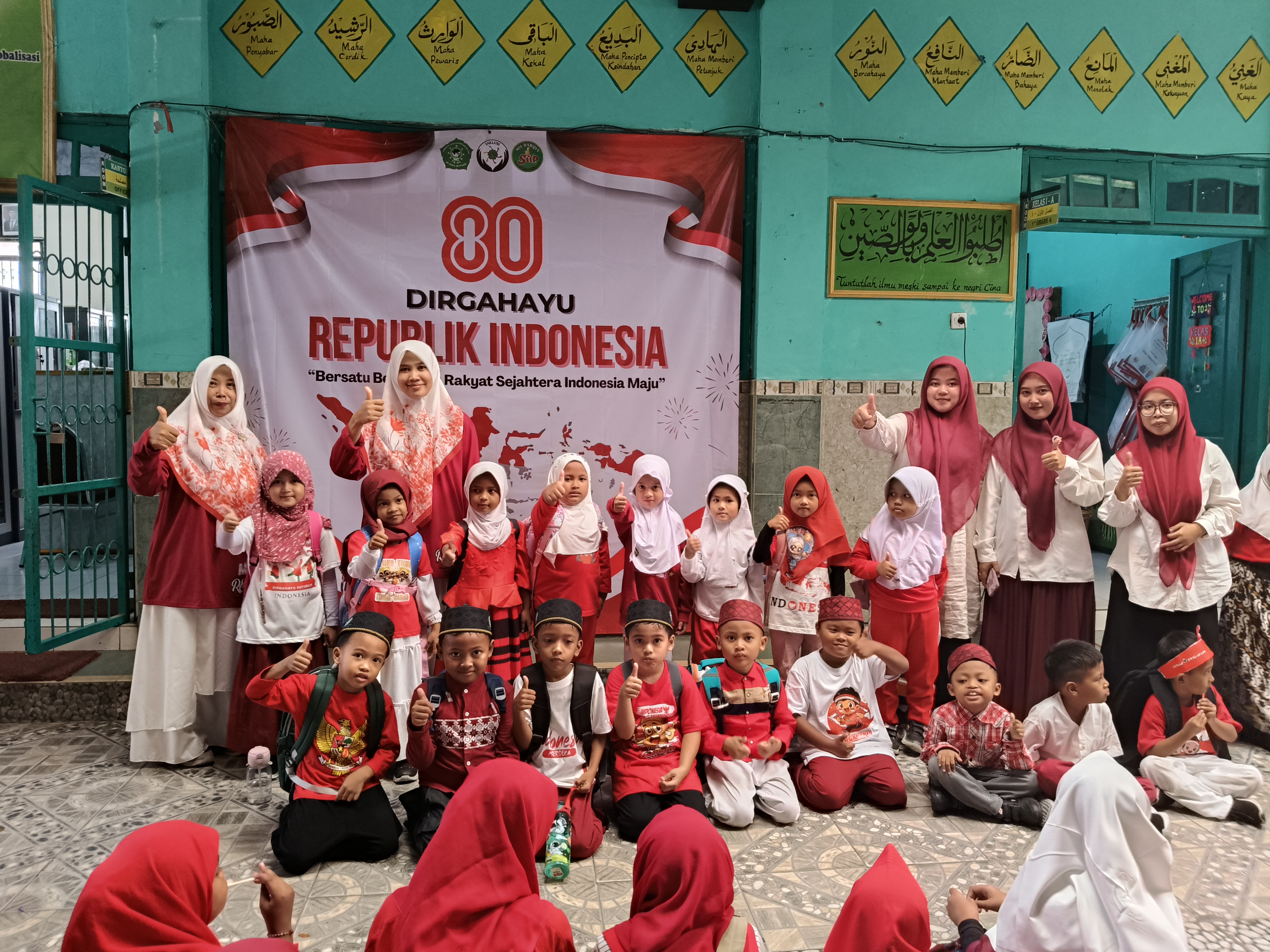 MI Darul Muttaqin Gelar Doa, Makan Bersama, dan Pentas Seni Sambut Hari Kemerdekaan