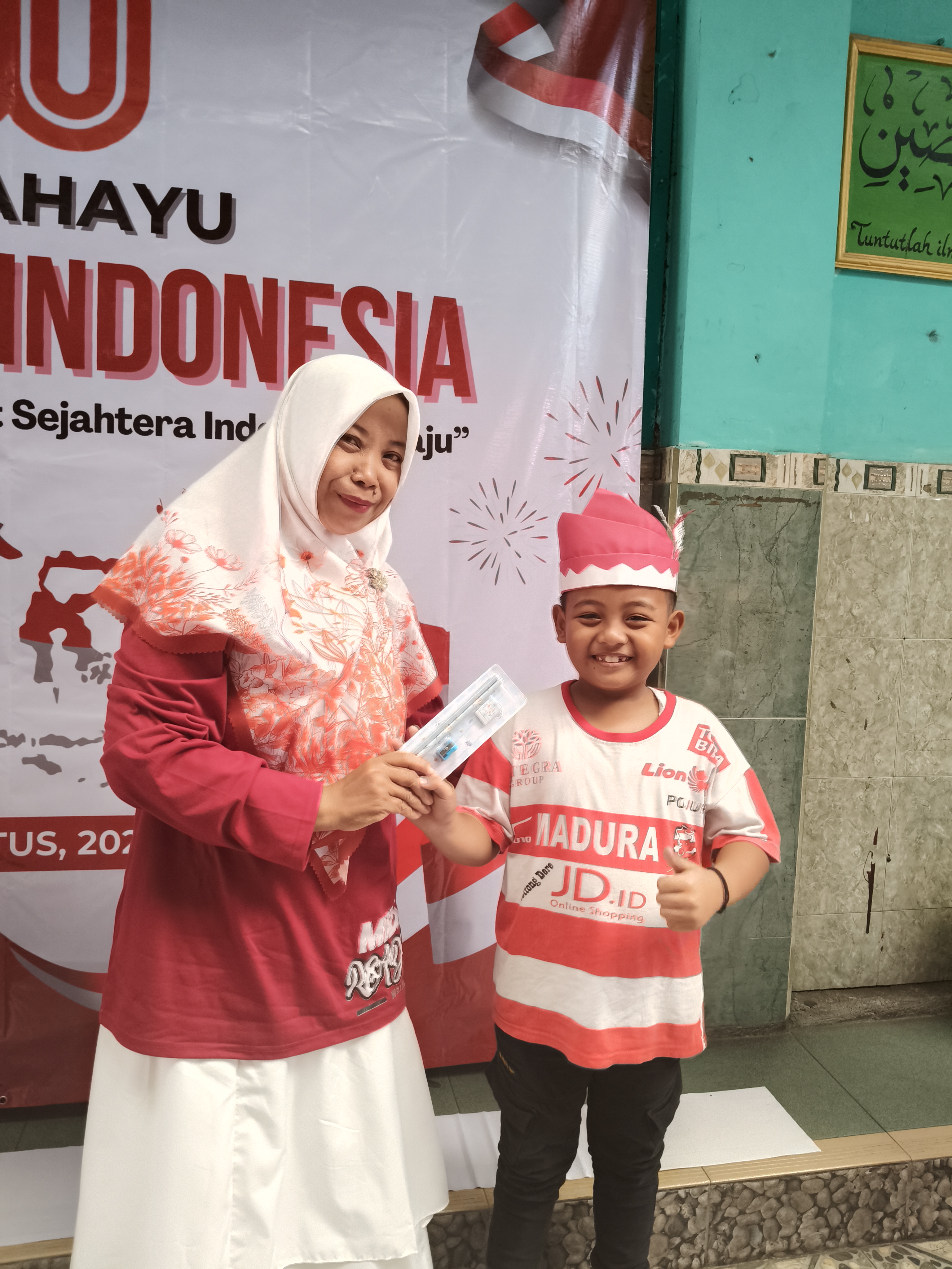 MI Darul Muttaqin Gelar Doa, Makan Bersama, dan Pentas Seni Sambut Hari Kemerdekaan