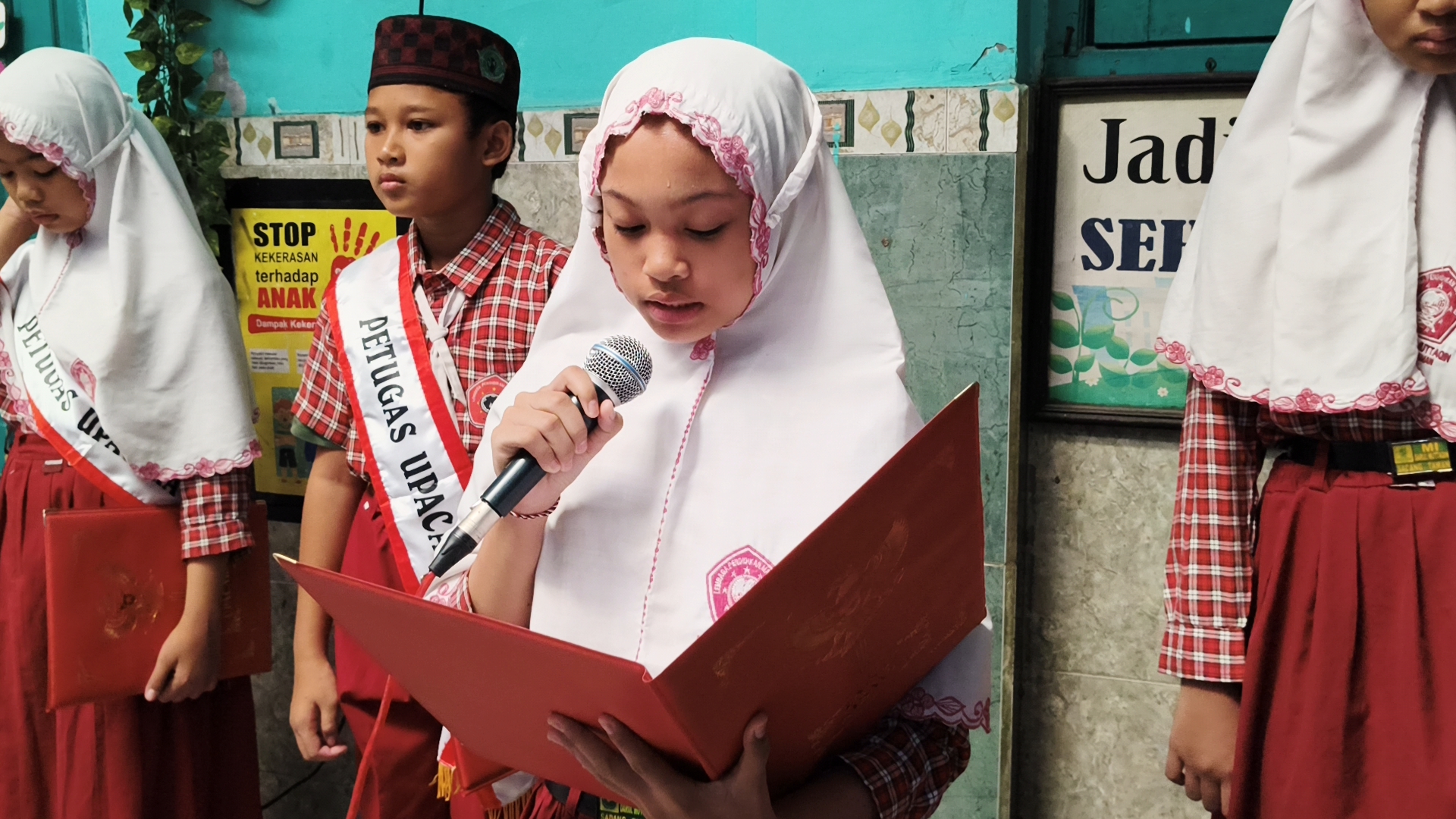 Ibu Nur Aini, S.Pd.I