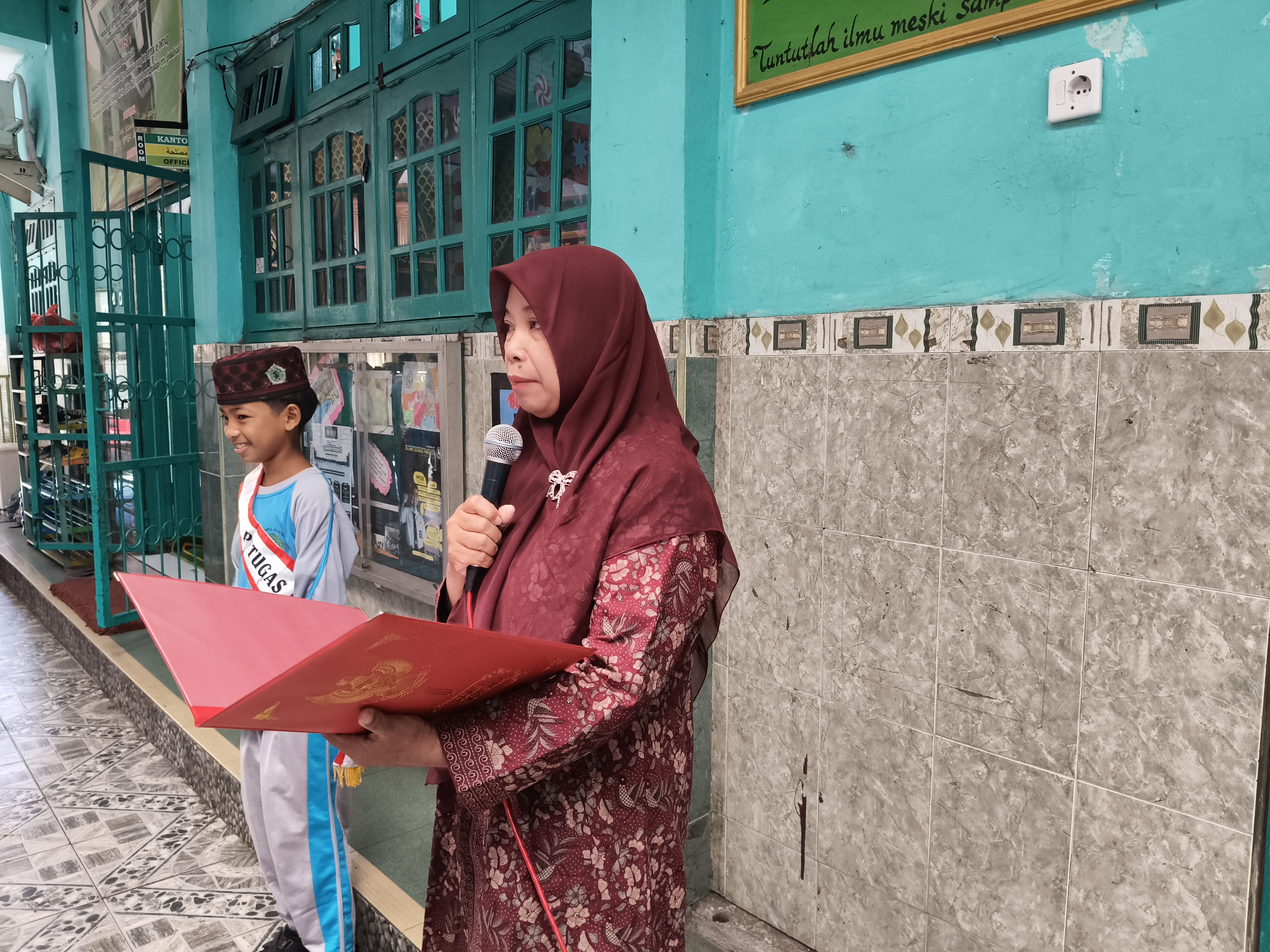 Ibu Nur Aini, S.Pd.I