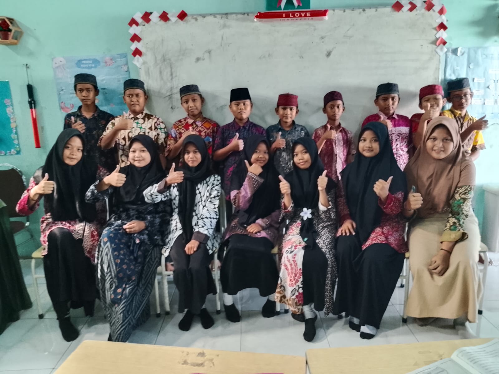 MI Darul Muttaqin Rayakan Hari Batik Nasional 2025: Menumbuhkan Cinta Budaya Melalui Karya dan Identitas Bangsa