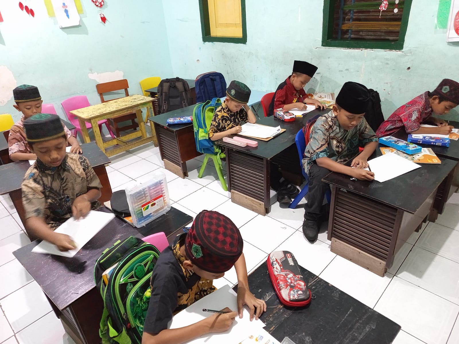 MI Darul Muttaqin Rayakan Hari Batik Nasional 2025: Menumbuhkan Cinta Budaya Melalui Karya dan Identitas Bangsa