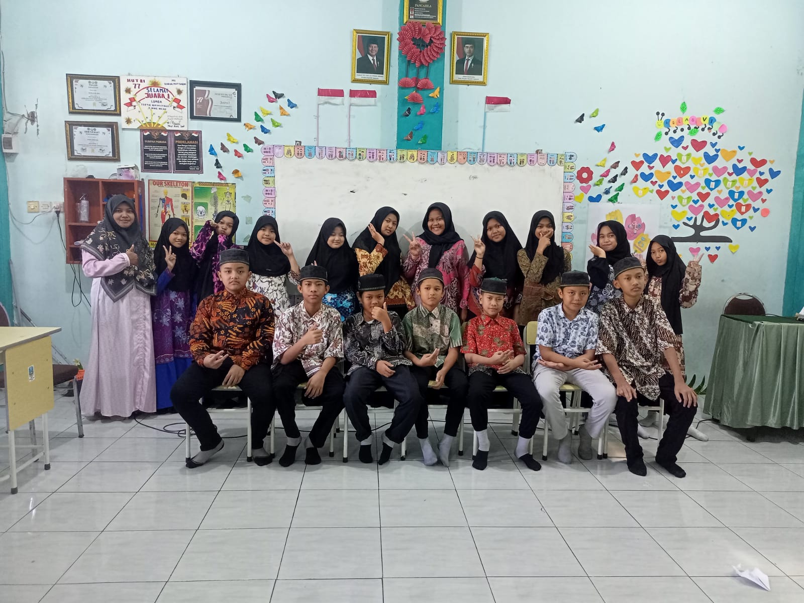 MI Darul Muttaqin Rayakan Hari Batik Nasional 2025: Menumbuhkan Cinta Budaya Melalui Karya dan Identitas Bangsa