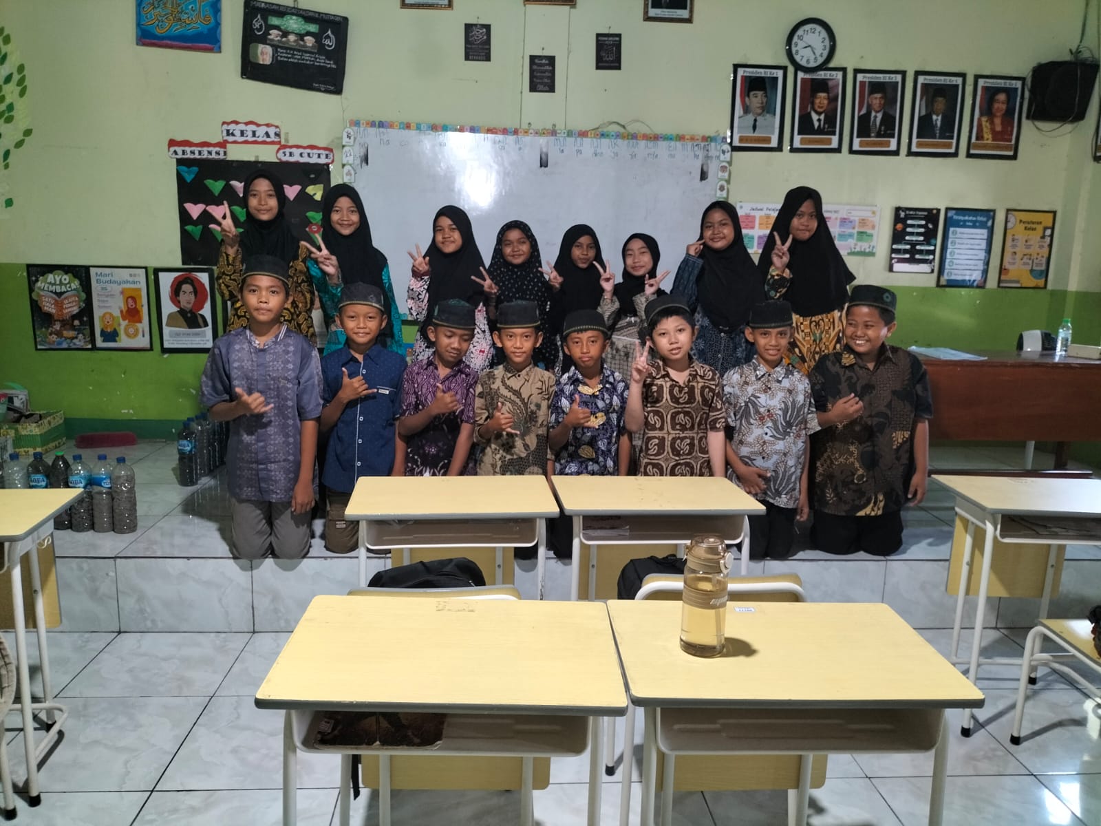 MI Darul Muttaqin Rayakan Hari Batik Nasional 2025: Menumbuhkan Cinta Budaya Melalui Karya dan Identitas Bangsa