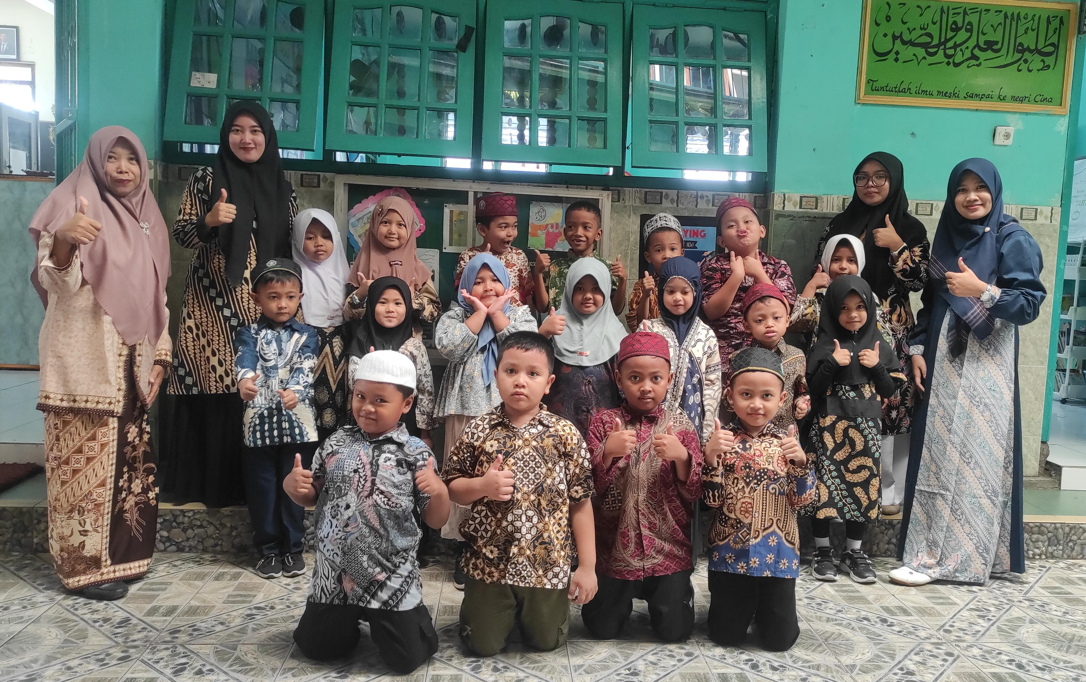 MI Darul Muttaqin Rayakan Hari Batik Nasional 2025: Menumbuhkan Cinta Budaya Melalui Karya dan Identitas Bangsa