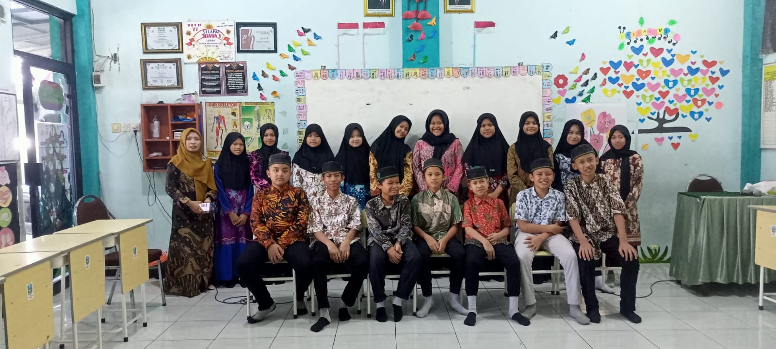 MI Darul Muttaqin Rayakan Hari Batik Nasional 2025: Menumbuhkan Cinta Budaya Melalui Karya dan Identitas Bangsa