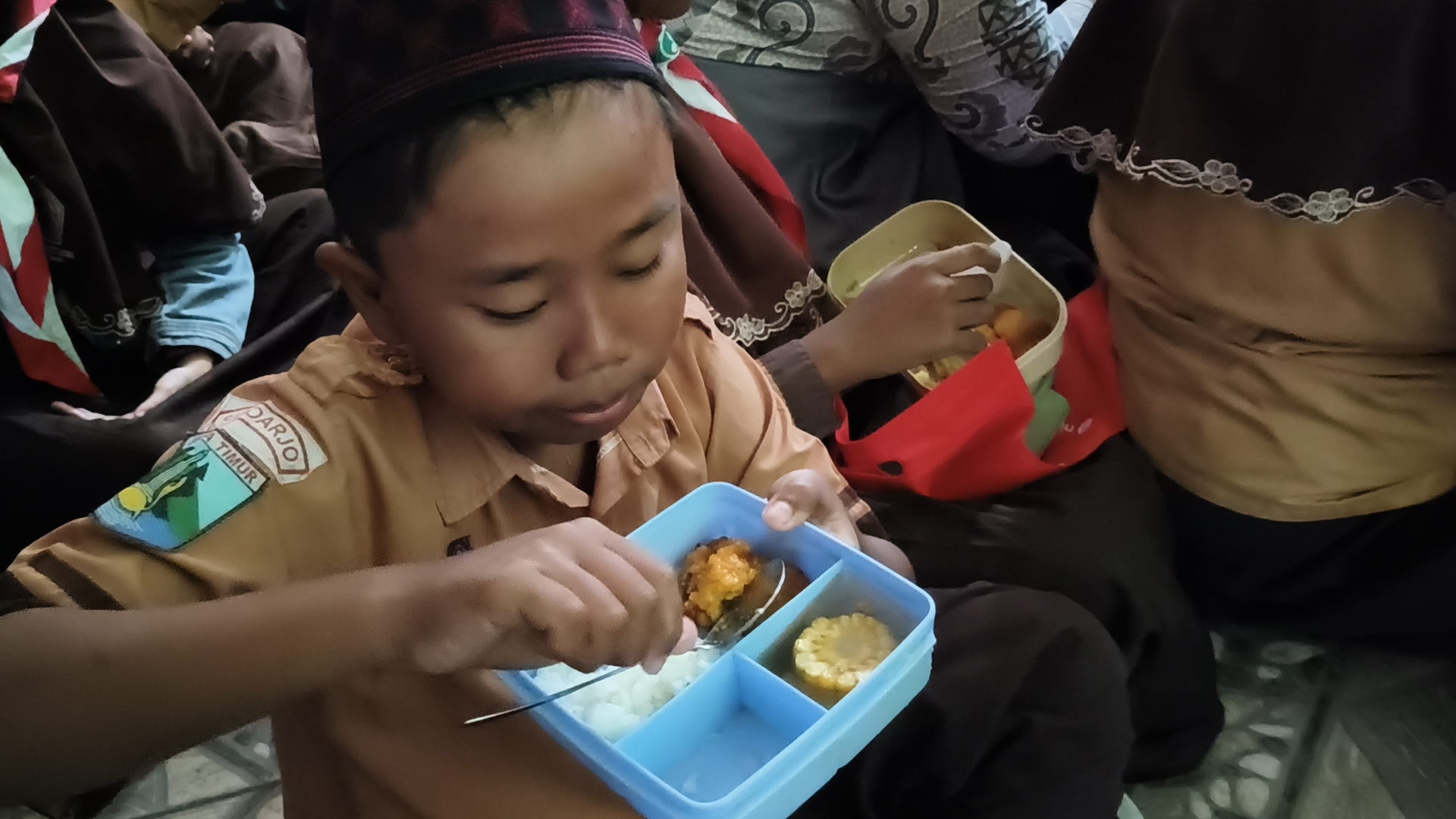 MI Darul Muttaqin Gelar Kegiatan &ldquo;Jumat Sehat&rdquo; dengan Menu Bergizi dan Edukasi Gaya Hidup Sehat untuk Siswa-Siswi