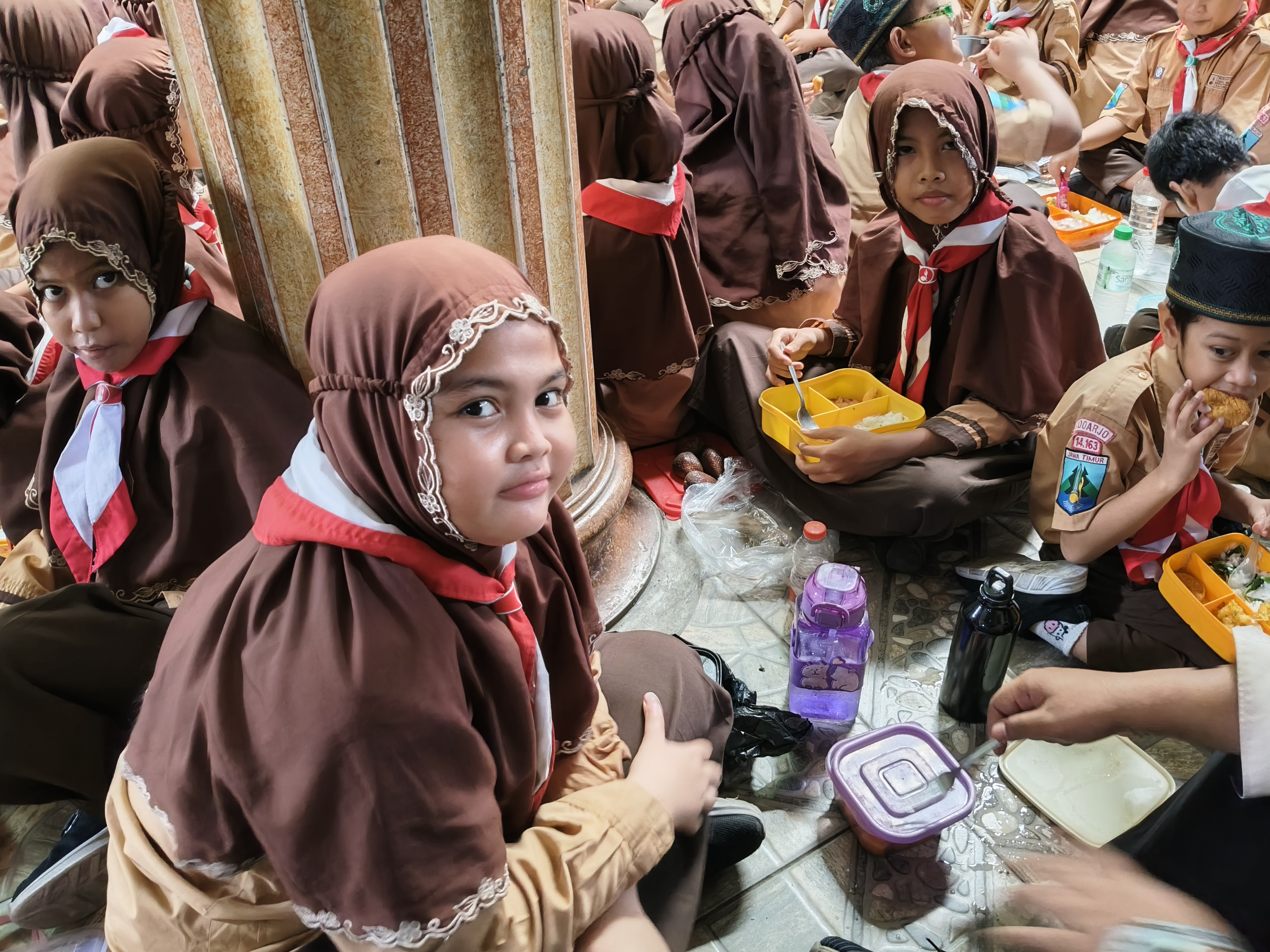 MI Darul Muttaqin Gelar Kegiatan &ldquo;Jumat Sehat&rdquo; dengan Menu Bergizi dan Edukasi Gaya Hidup Sehat untuk Siswa-Siswi