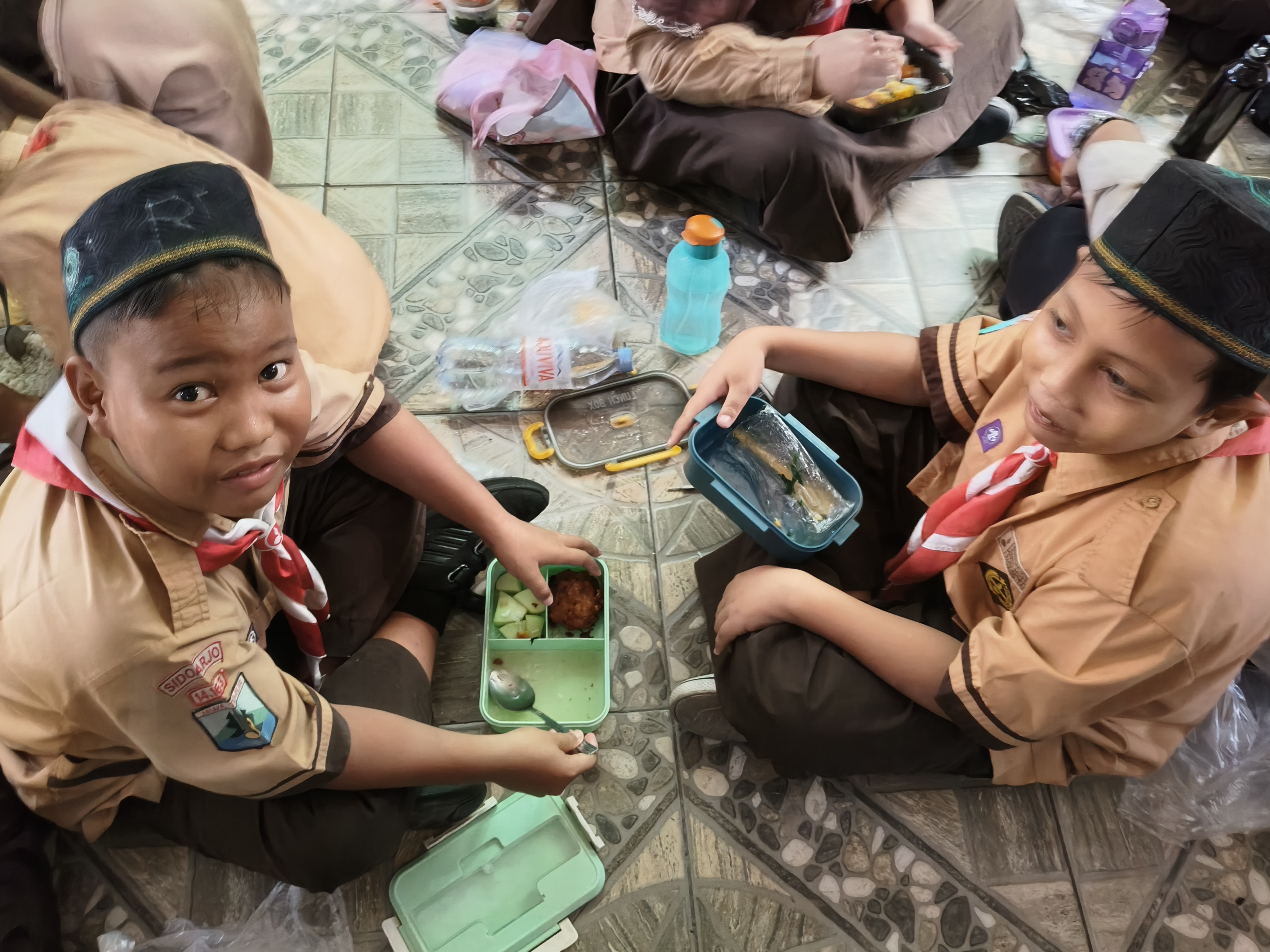 MI Darul Muttaqin Gelar Kegiatan &ldquo;Jumat Sehat&rdquo; dengan Menu Bergizi dan Edukasi Gaya Hidup Sehat untuk Siswa-Siswi