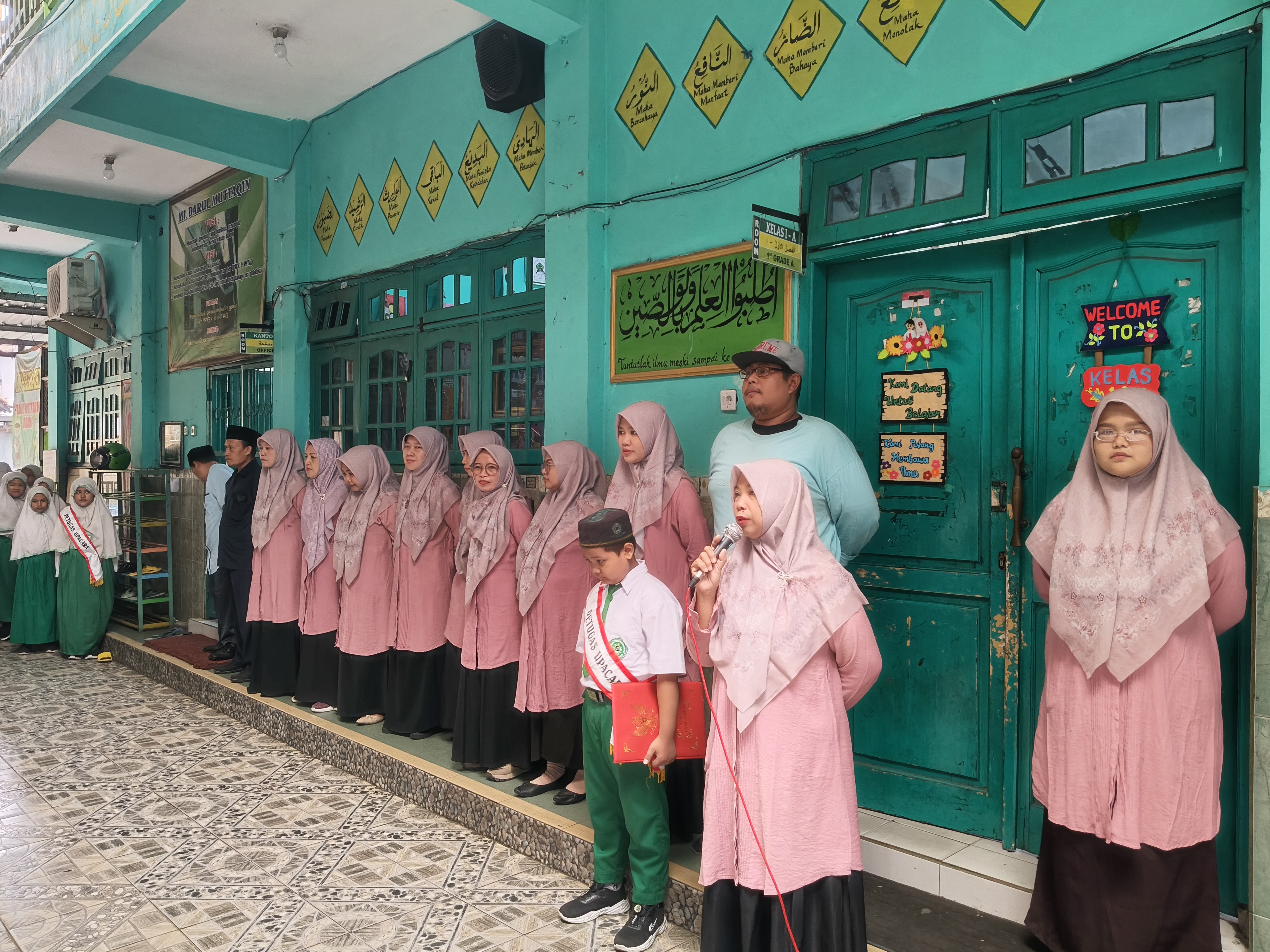 Semangat Kepahlawanan Menyala di MI Darul Muttaqin: Menggelar Upacara Hari Pahlawan Nasional 10 November 2025