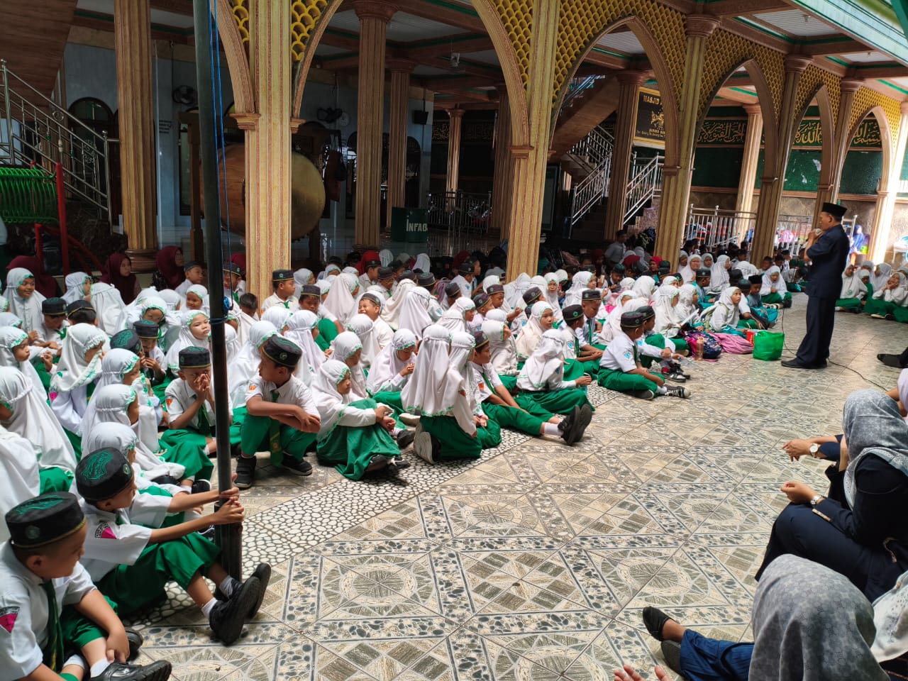 Semangat Kebersamaan, Disiplin, dan Penguatan Karakter Warnai Kegiatan Awal Semester II di Madrasah