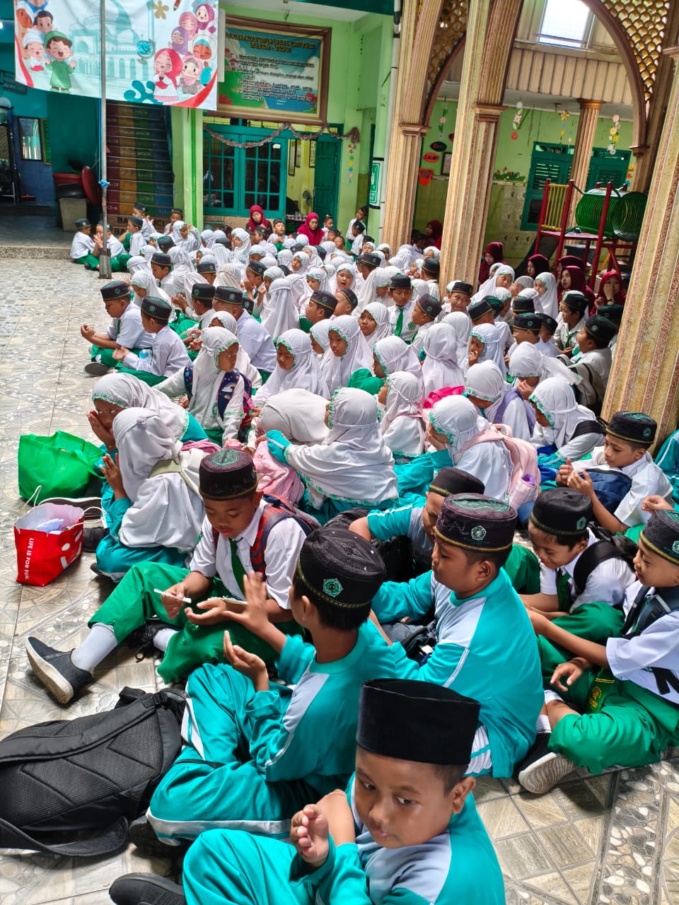 Semangat Kebersamaan, Disiplin, dan Penguatan Karakter Warnai Kegiatan Awal Semester II di Madrasah