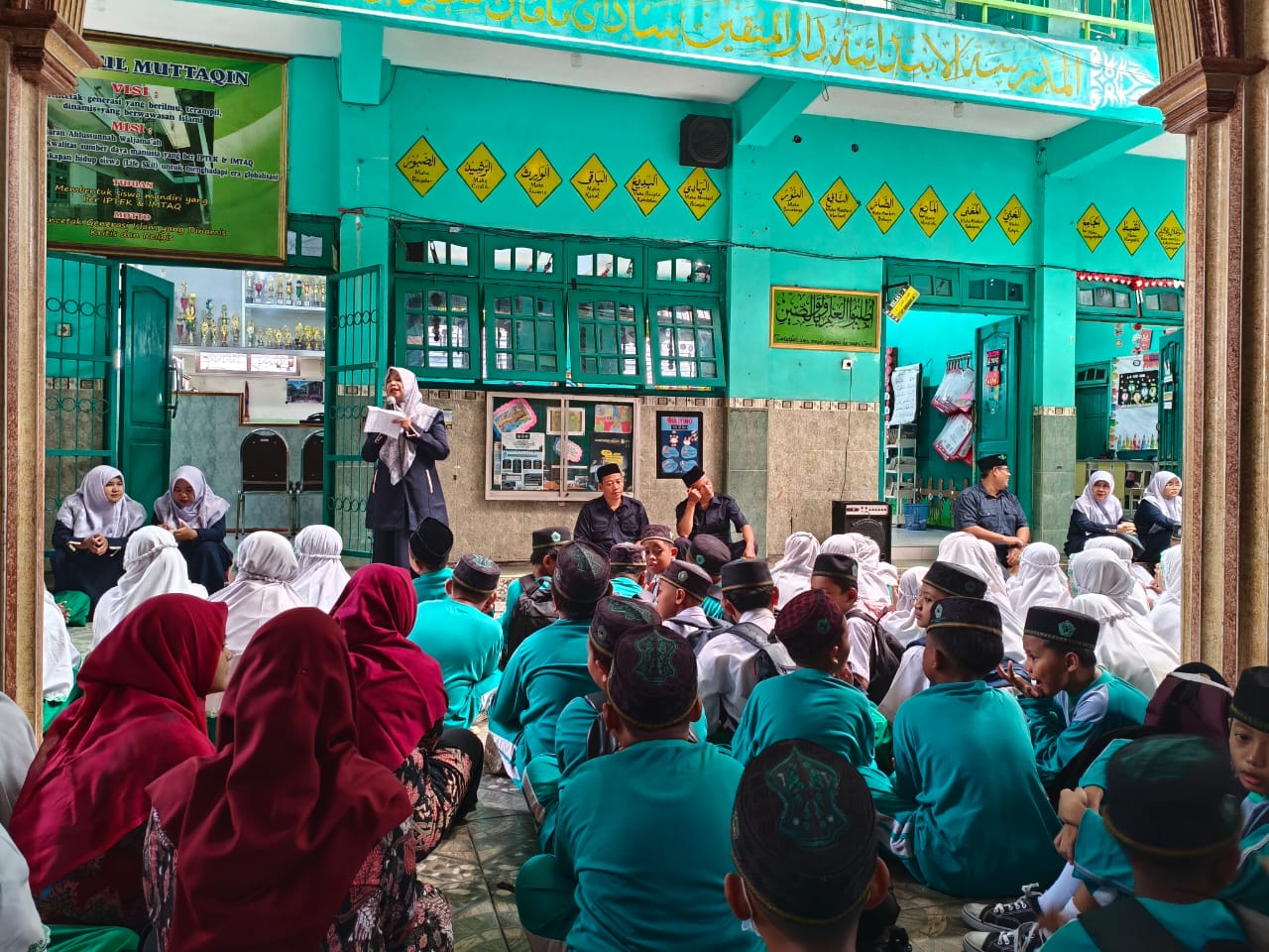 Semangat Kebersamaan, Disiplin, dan Penguatan Karakter Warnai Kegiatan Awal Semester II di Madrasah