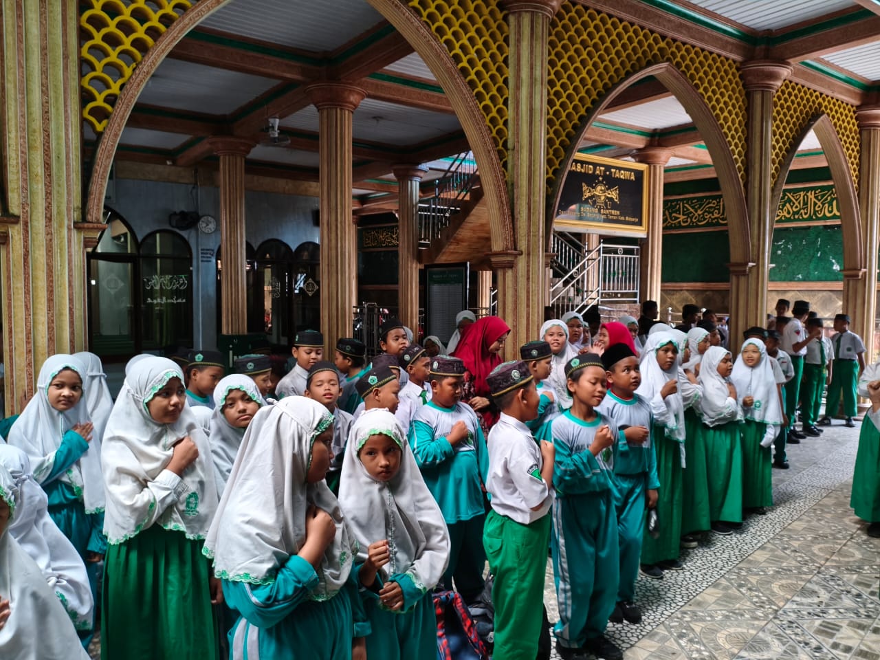 Semangat Kebersamaan, Disiplin, dan Penguatan Karakter Warnai Kegiatan Awal Semester II di Madrasah