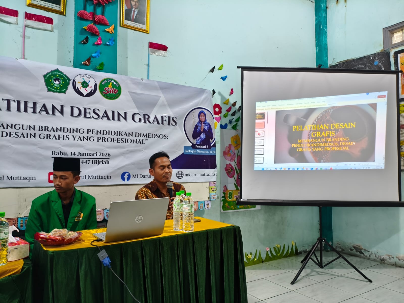 MI Darul Muttaqin Selenggarakan Pelatihan Desain Grafis untuk Membangun Branding Pendidikan di Media Sosial