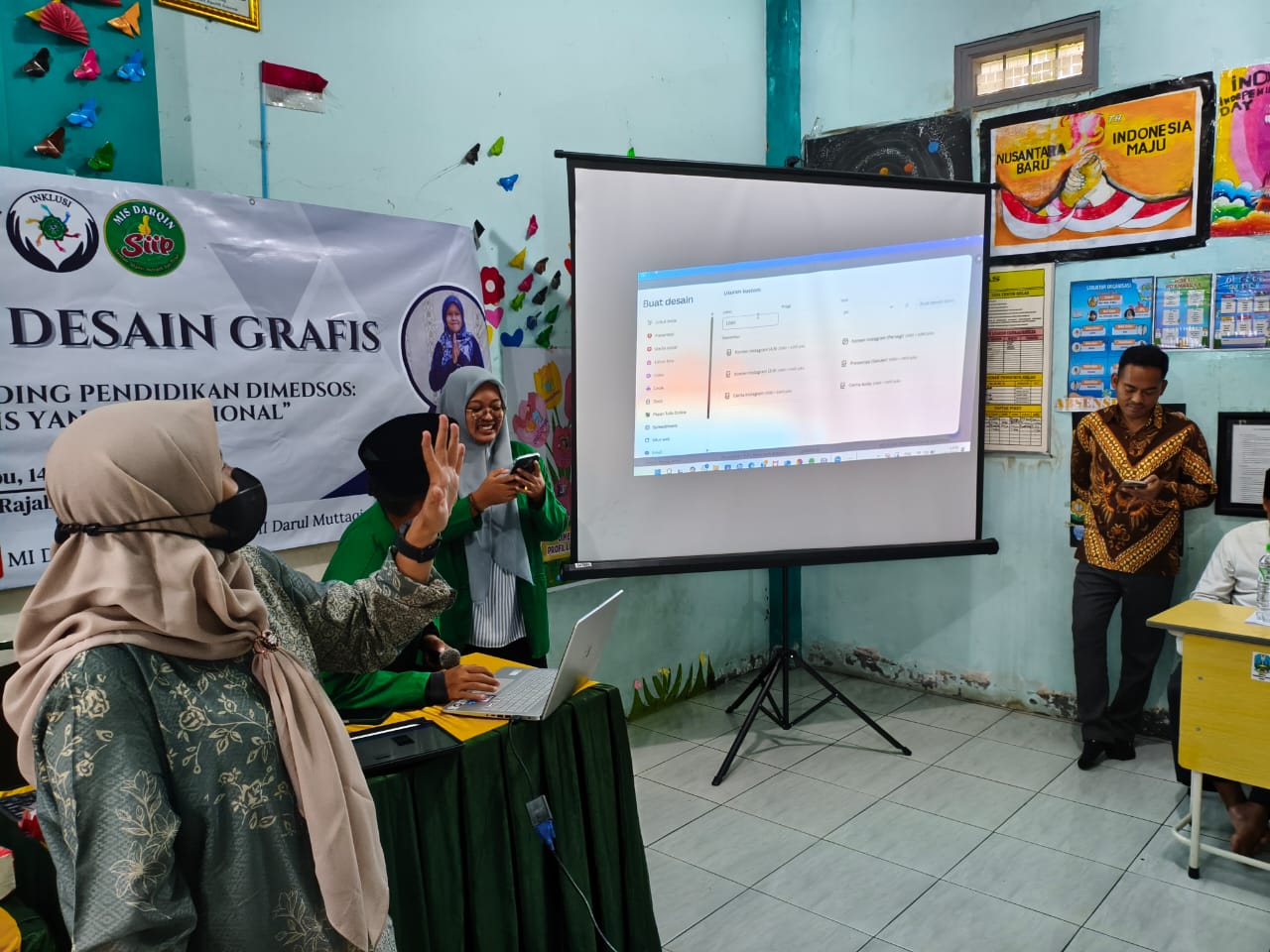 MI Darul Muttaqin Selenggarakan Pelatihan Desain Grafis untuk Membangun Branding Pendidikan di Media Sosial