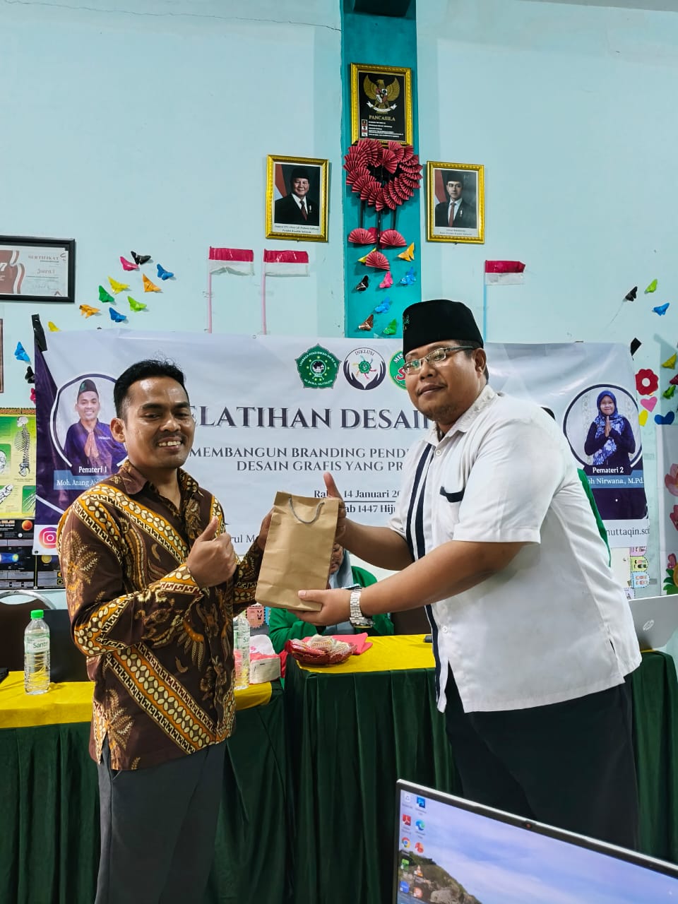 MI Darul Muttaqin Selenggarakan Pelatihan Desain Grafis untuk Membangun Branding Pendidikan di Media Sosial