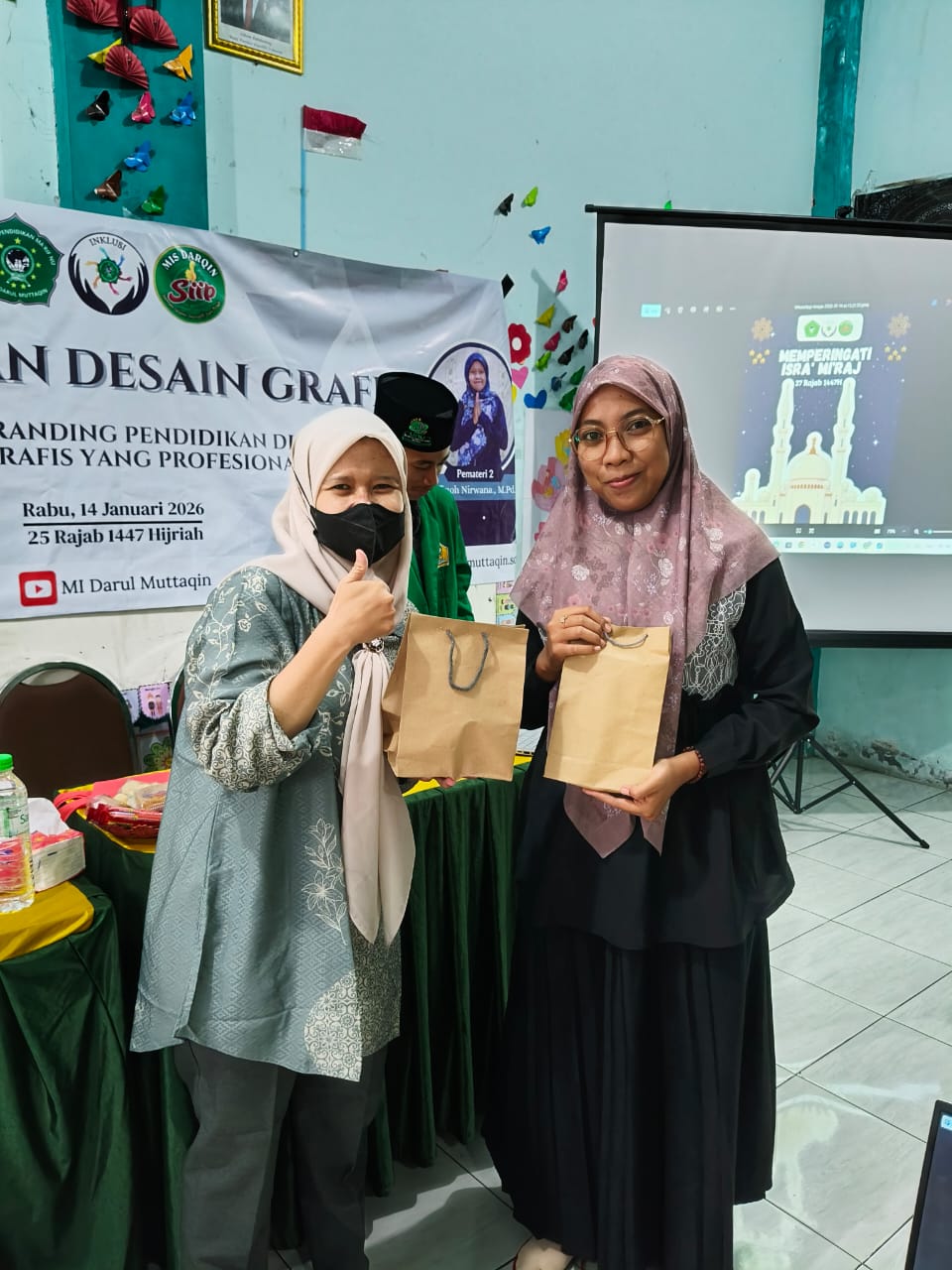 MI Darul Muttaqin Selenggarakan Pelatihan Desain Grafis untuk Membangun Branding Pendidikan di Media Sosial