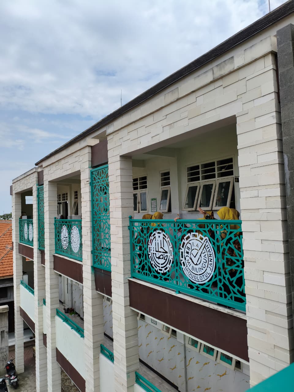 Studi Banding MI Darul Muttaqin ke MI Roudlotul Jannah: Ikhtiar Meningkatkan Mutu Pendidikan dan Penguatan Manajemen Madrasah